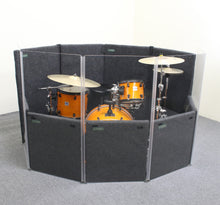 Short drum shield with sound absorption